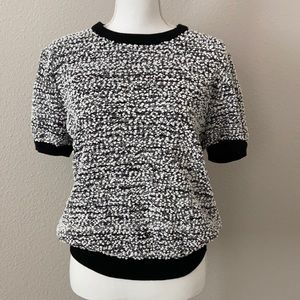 Short sleeve light sweater shirt